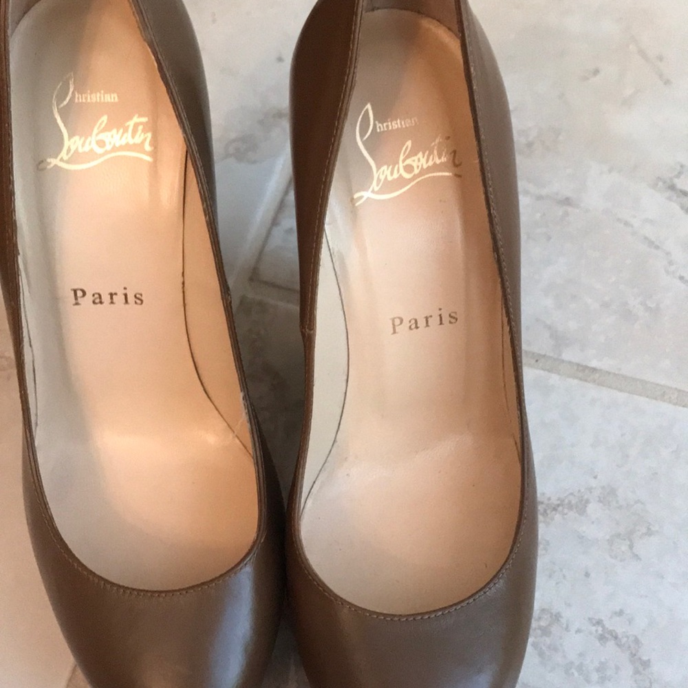 This shoes is in good condition